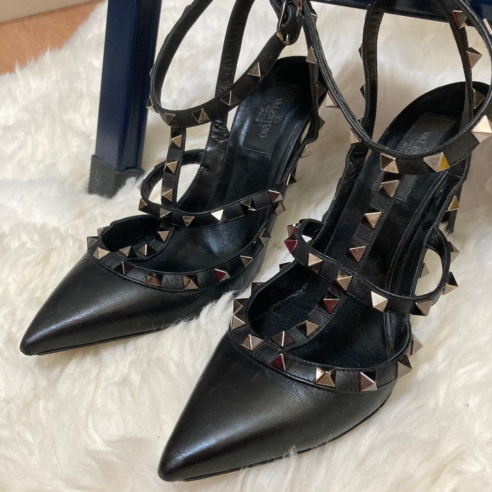 Black Valentino Garavani Rockstud Noir Pumps, Size 38